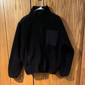 Fabletics Stylish Black Fleece Jacket with Zippered Pocket